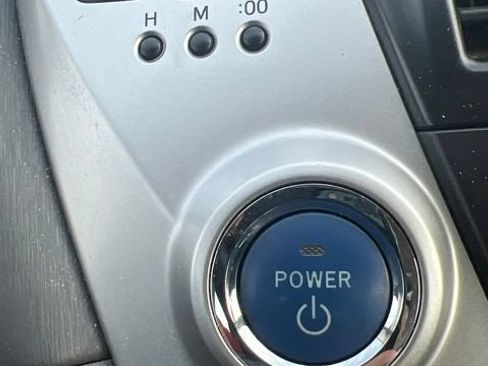 Used 2014 Toyota Prius V Three FWD image 16