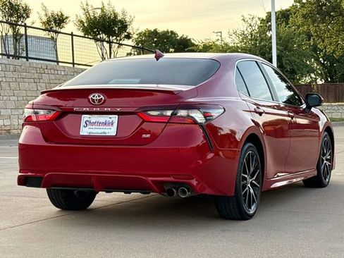 Used 2022 Toyota Camry SE FWD image 8