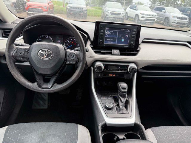 Used 2021 Toyota RAV4 XLE AWD/4WD image 13