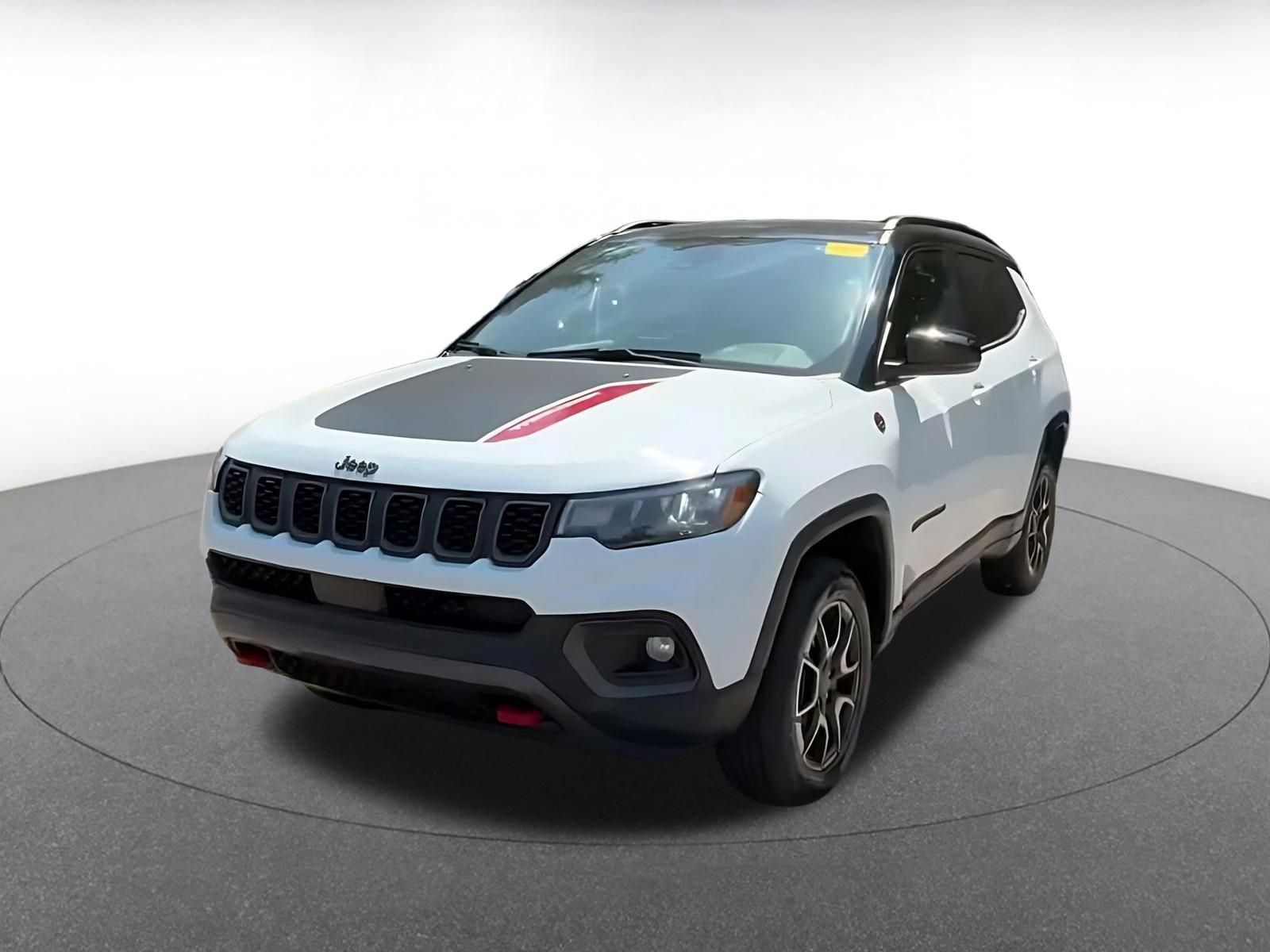Used 2025 Jeep Compass Trailhawk AWD/4WD image 6