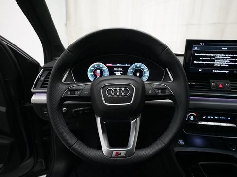 Used 2024 Audi Q5 e Prestige AWD/4WD image 4