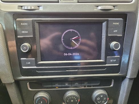 Used 2019 Volkswagen Golf S FWD image 25