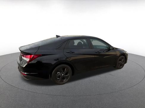 Used 2021 Hyundai Elantra SEL image 15