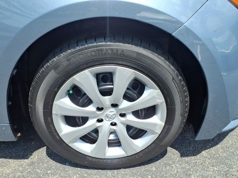 Used 2021 Toyota Corolla LE w/ Carpet Mat Package (TMS) FWD image 7
