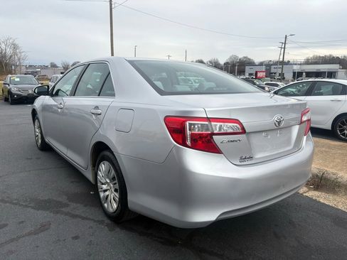 Used 2012 Toyota Camry L image 5