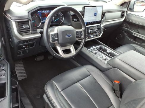 Used 2024 Ford Expedition XLT image 15