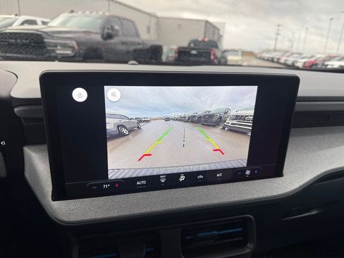 Used 2025 Ford Maverick XLT image 25