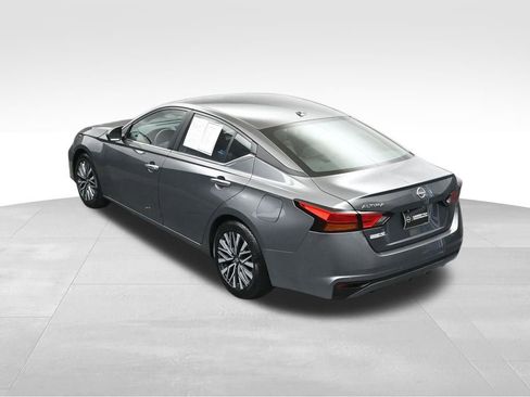 Used 2025 Nissan Altima 2.5 SV FWD image 34