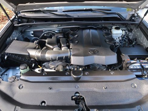 Used 2011 Toyota 4Runner Limited image 28