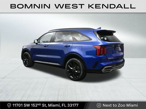 Used 2023 Kia Sorento SX image 3