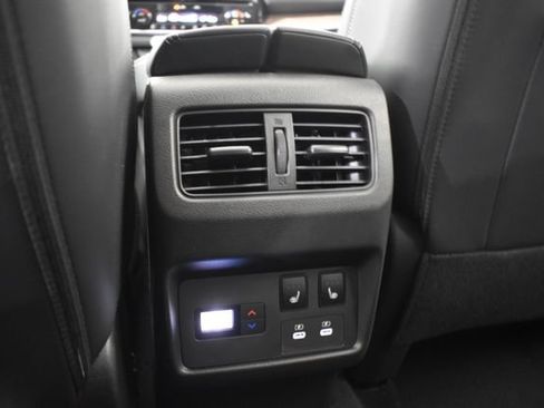 Certified 2026 Nissan Rogue Platinum w/ Platinum Premium Package AWD/4WD image 30