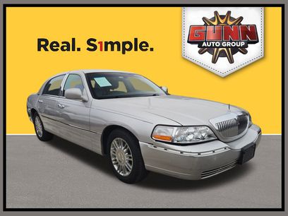 Used 2010 Lincoln Town Car Signature Limited