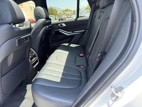 Used 2021 BMW X5 xDrive40i w/ M Sport Package AWD/4WD image 17