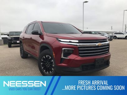 Used 2024 Chevrolet Traverse LT