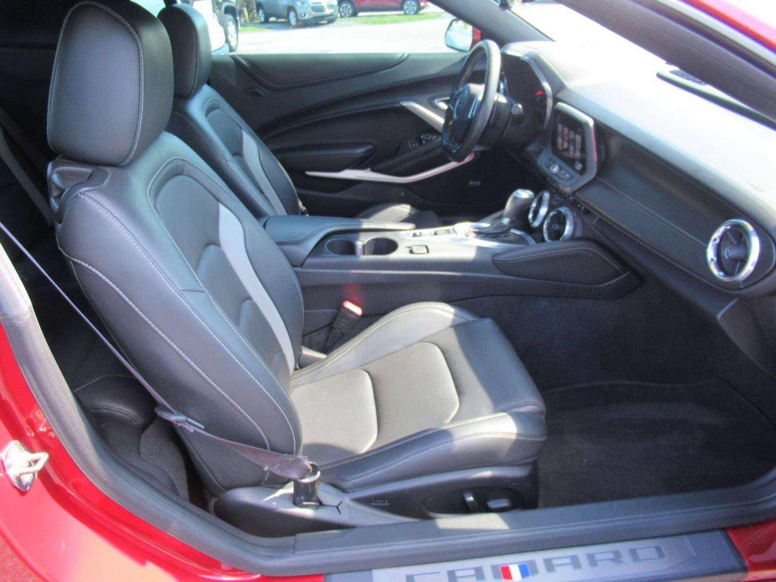 Used 2017 Chevrolet Camaro LT RWD image 10