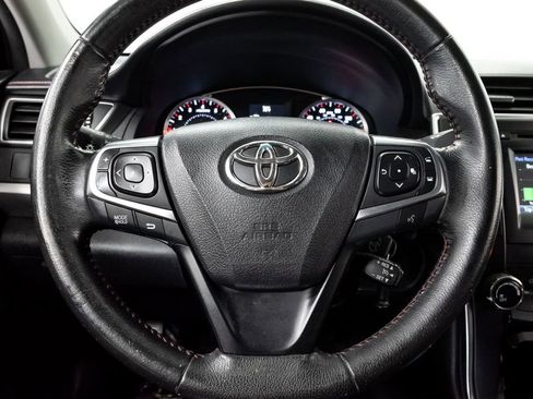 Used 2016 Toyota Camry SE image 11