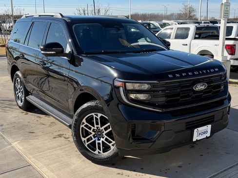 New 2025 Ford Expedition Active image 27