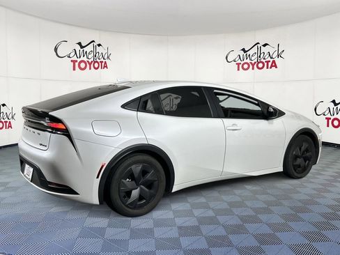 Used 2023 Toyota Prius Prime SE image 7