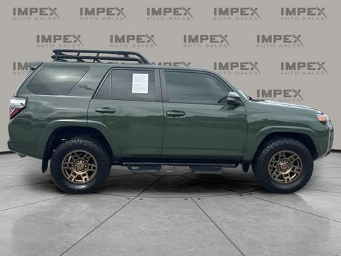 Used 2022 Toyota 4Runner TRD Off-Road Premium AWD/4WD image 6