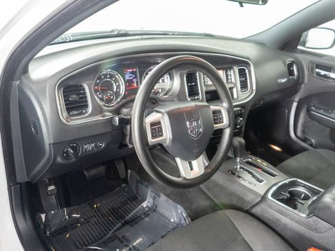 Used 2014 Dodge Charger SE RWD image 13