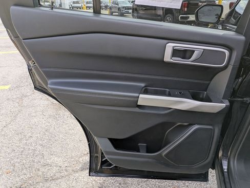 Used 2021 Ford Explorer XLT w/ Equipment Group 202A image 26