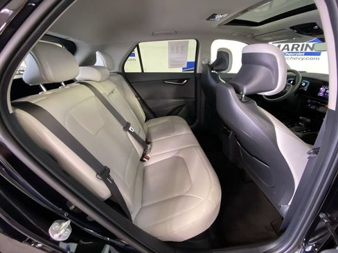 Used 2024 Kia Niro EX Touring FWD image 33
