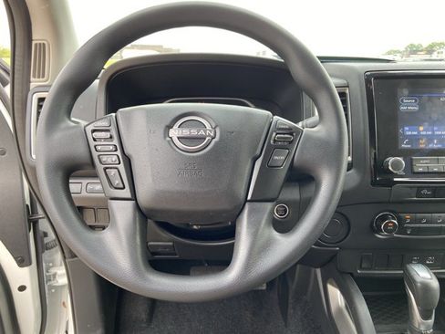 Used 2024 Nissan Frontier SV RWD image 38