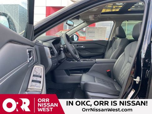 New 2026 Nissan Rogue Platinum w/ Tech Package image 13