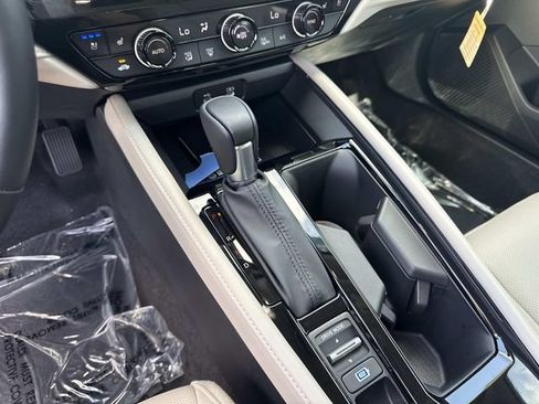Certified 2025 Honda Accord Touring image 27