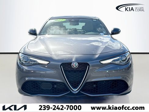 Used 2023 Alfa Romeo Giulia AWD w/ Quick Order Package 22X Lusso image 7