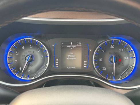 Used 2018 Chrysler Pacifica Touring-L image 68