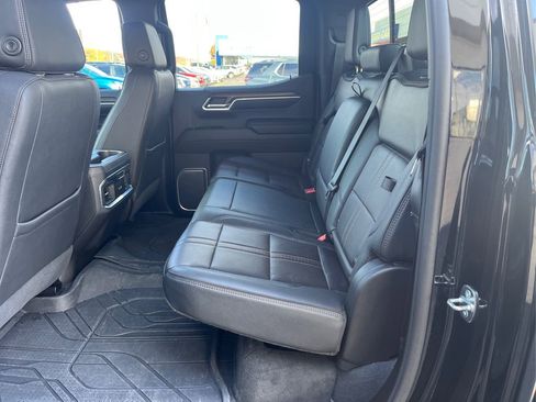 Used 2022 Chevrolet Silverado 1500 High Country w/ Technology Package image 10