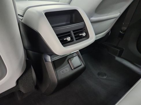 Used 2023 Cadillac Lyriq 2WD image 15