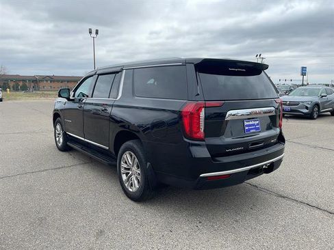 Used 2022 GMC Yukon XL SLT w/ SLT Premium Package AWD/4WD image 4