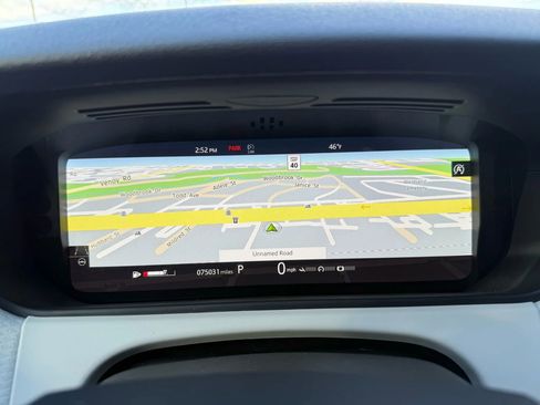 Used 2020 Land Rover Range Rover Velar R-Dynamic S image 37