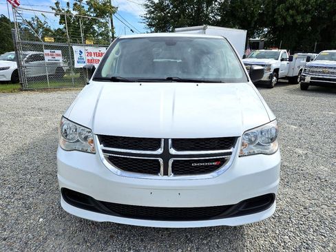 Used 2019 Dodge Grand Caravan SE w/ UConnect Hands-Free Group image 8