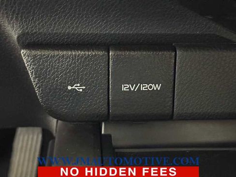 Used 2023 Toyota Camry SE image 36