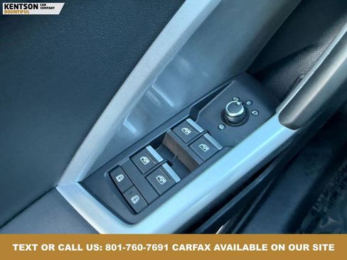 Used 2025 Audi Q3 2.0T Premium image 23