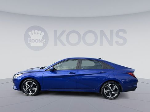Certified 2023 Hyundai Elantra SEL w/ Convenience Package FWD image 2