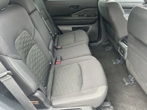 Used 2025 Nissan Pathfinder SV FWD image 14