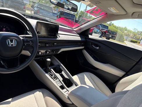 Used 2023 Honda Accord EX image 24