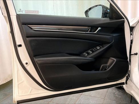 Used 2022 Honda Accord Sport image 9