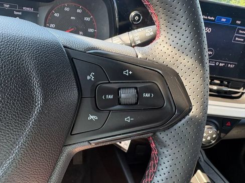 Used 2025 Chevrolet Trax RS w/ Driver Confidence Package FWD image 16