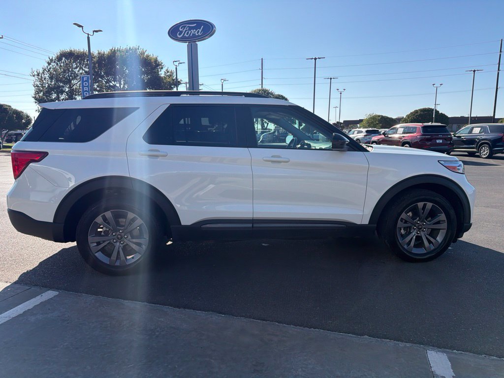 Used 2022 Ford Explorer XLT w/ Equipment Group 202A RWD image 6
