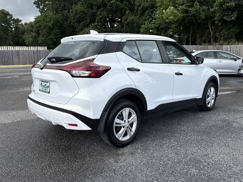 Used 2024 Nissan Kicks S image 5