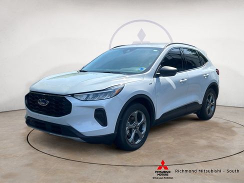 Used 2025 Ford Escape ST-Line FWD image 7