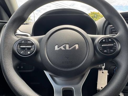Certified 2025 Kia Soul LX w/ LX Technology Package FWD image 15