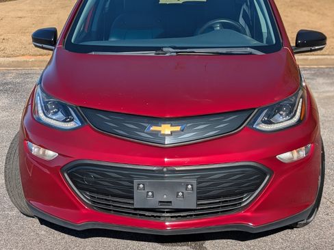 Used 2017 Chevrolet Bolt Premier w/ Driver Confidence II Package image 12