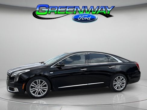 Used 2018 Cadillac XTS Luxury FWD image 1