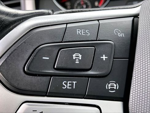 Used 2020 Volkswagen Atlas Cross Sport SEL image 10